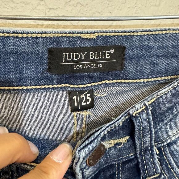 Judy Blue Skinny Fit Jeans Women size 1/25 Distressed Raw‎ Hem Medium CAMO - Picture 2 of 4